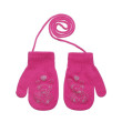 Pletené zimné rukavice so šnúrkou medvedík 3 - 6 rokov - Fuchsie