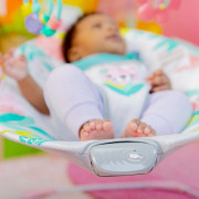 Lehátko vibrujúce Rainforest Vibes™ 0 m+ do 9 kg Bright Starts