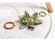 Hracia deka s drevenou hrazdou Boho Chic