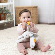 Hračka maznáčik s hryzátkom zajačik Cozy Sylvi™ 0 m+ Ingenuity