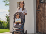 Knižka s aktivitami pre hru na brušku Farmers Funday Tiny Love