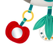 Závesná senzorická hračka panda s hrkálkou a zrkadielkom Akuku