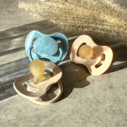 Cumlík kaučukový čerešnička Nude 6-18 m Canpol babies