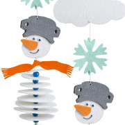 Kreatívna sada Prvé navliekanie plstená girlanda Snehuliak Haba