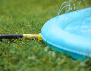 Striekacia hracia podložka Splish 'n' Splash B-Toys