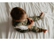 Celoročný spací vak s nohavicami Čierne bodky Sleepee