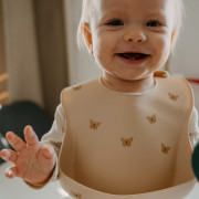 Podbradník silikónový Take&Match 6 m+ Petite & Mars