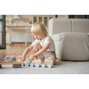 Dúhový vláčik s dvoma vagónmi - drevená skladačka 15 dielov Cubika