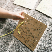 Prezliekanie podľa čísel Dinosaury Bigjigs Toys