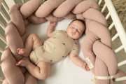 Chránič do postieľky mušelín pletený vrkoč 200 cm Babymatex