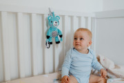 Hrkálka plyš 30 cm záves na postieľku/kočík 0 m+ babyted