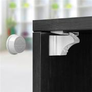 Zámky magnetické na nábytok 4 ks Babyono