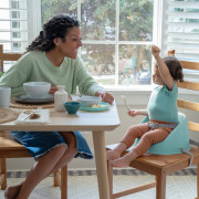 Podsedák na jedálenskú stoličku My Spot™ 6 m+, do 15 kg Ingenuity