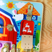 Activity Board so zámkami Farma