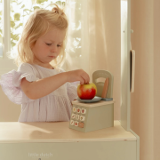 Kuchynská váha drevená Little Dutch