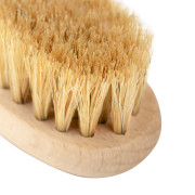 Drevená kefa s prírodnými štetinami na seboreu Akuku
