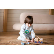 Autožeriav s magnetom - drevená skladačka 14 dielov Cubika