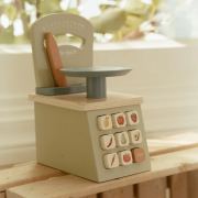 Kuchynská váha drevená Little Dutch