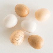 Farmárske vajcia v debničke Le Toy Van