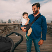 Nosítko Upsie sling nosítko Ergobaby