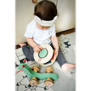 Ťahací motorický slimák s tvarmi small foot