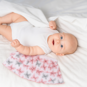 Bavlnená sukienka s volánmi Motýliky Baby Service