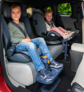 Podnožka k autosedačke univerzálna KneeGuardKids 4