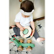 Ťahací motorický slimák s tvarmi small foot