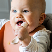 Prvé lyžičky silikónové 2 ks s puzdrom Beaba