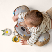 Vankúšik pre hru na brušku Taf Toys