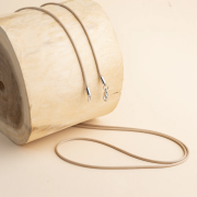 Béžová zapletaná šnúrka k rolničkám