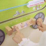 Drevená nástenná hra vláčik