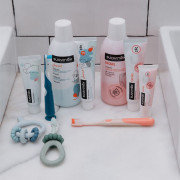 Detská zubná pasta Baby/Kids s jahodovou príchuťou - 50 ml Suavinex