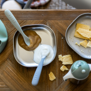 Prvé lyžičky silikónové 2 ks s puzdrom Beaba