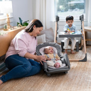 Stolička jedálenská multifunkčná Wesley™ 0 m+ do 23 kg Ingenuity