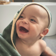 Osuška bambusová s kapucňou Loulou 100 x 100 cm Petite&Mars