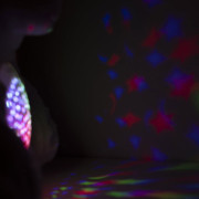 Plyšový ľadový medvedík s projektorom