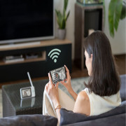 Videoopatrovateľka detská otočná digitálna/IP camera Ivo Neno