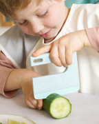 Prvý detský nôž KLYV