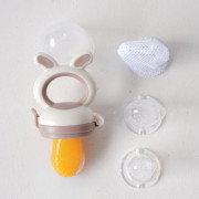 Set na kŕmenie Fruit Feeder 4v1