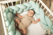 Mušelínový mantinel vrkoč 200 cm Babymatex – chránič do postieľky Mint