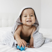 Mušelínová osuška Blenker s kapucňou 100x70 cm KipKep