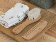 Detský hrebeň a kefa drevená Little Ducth