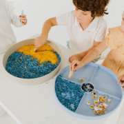 Senzorická triediaca tácka Play Tray Jellystone Designs