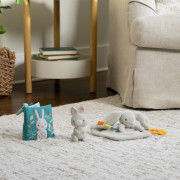 Hračka maznáčik s hryzátkom zajačik Cozy Sylvi™ 0 m+ Ingenuity