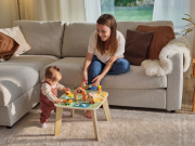 Stolík s aktivitami drevený Farmers Funday Tiny Love