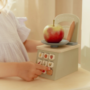 Kuchynská váha drevená Little Dutch