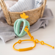Univerzálna silikónová šnúrka Saro Baby