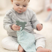 Hryzátko silikónové bez BPA s bavlnenou dečkou 28 x 28 cm