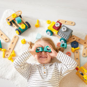 Drevená stavebnica s predlohami a náradím 100 ks Janod BricoKids